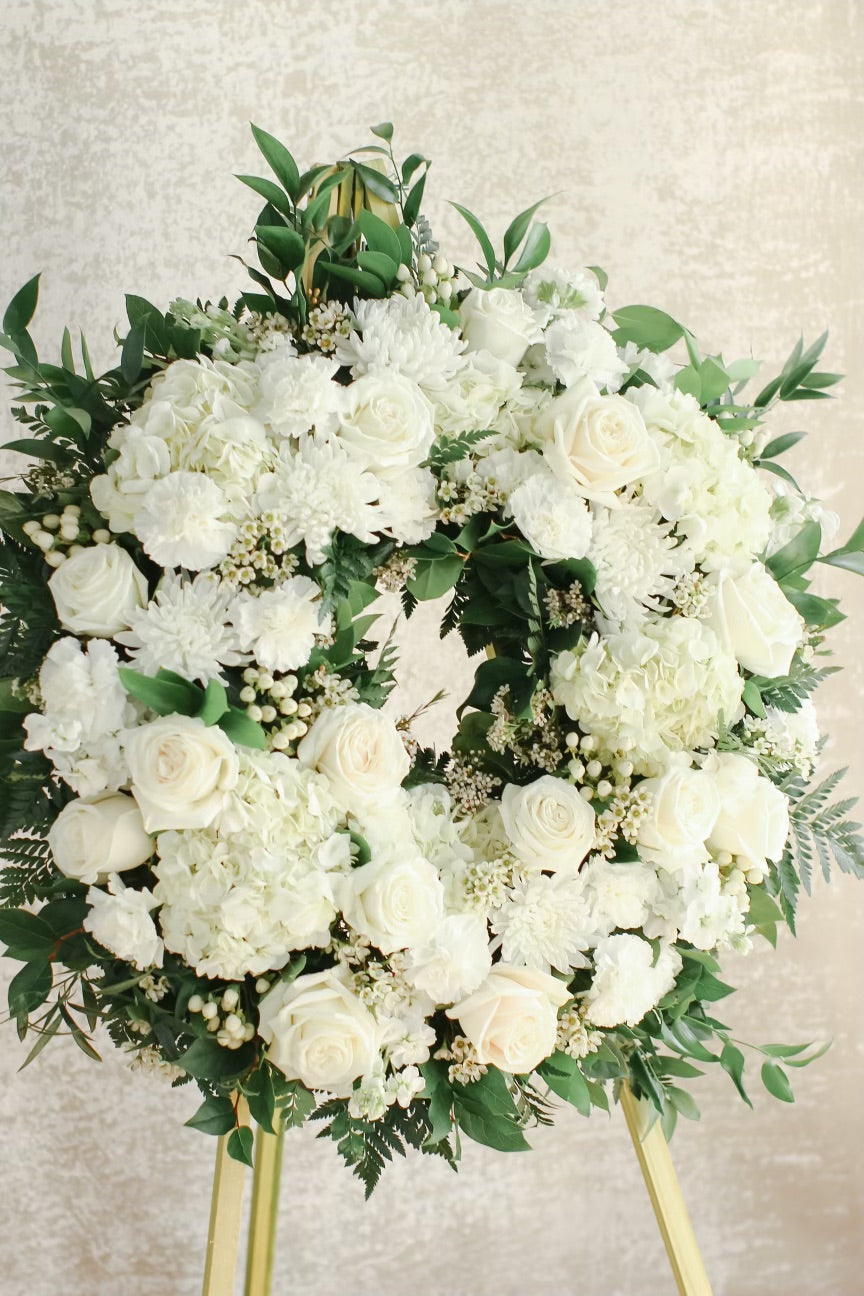 Memorial Classic White Wreath